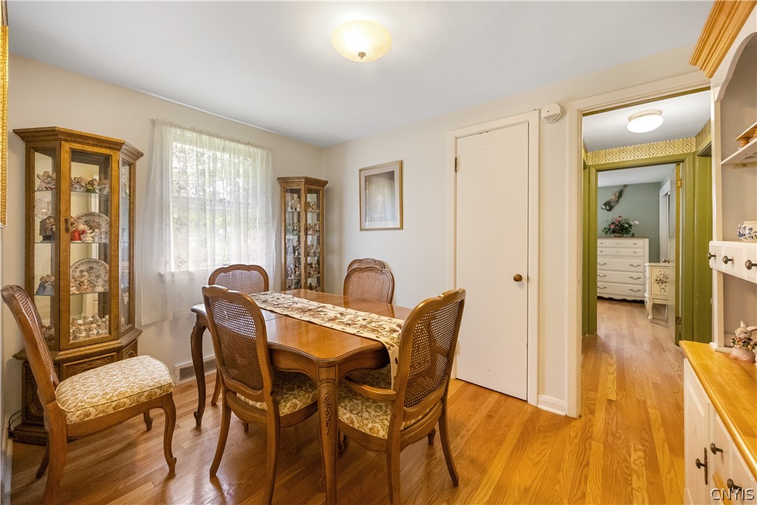 208 Harding Place Syracuse, NY 13205 - Photo 13 of 30