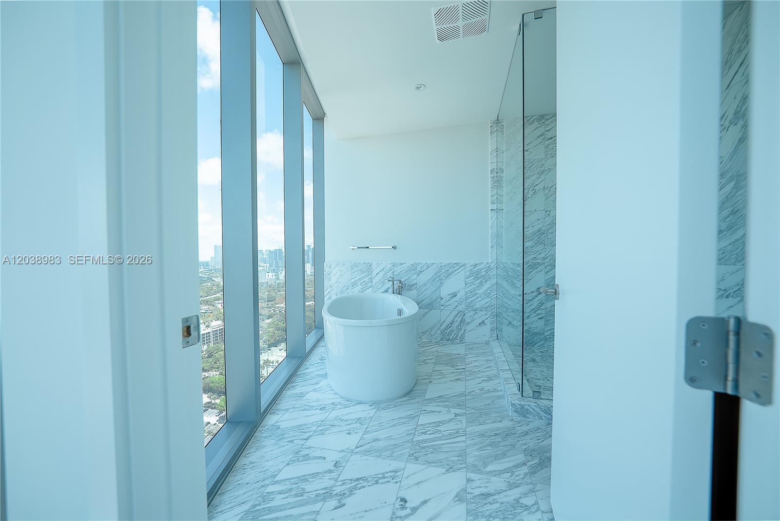 175 Southeast 25th Road, Unit 2703 Miami, FL 33129 - Photo 14 of 24