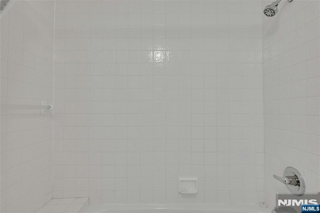1077 River Road, Unit 1009 Edgewater, NJ 07020 - Photo 15 of 34 Gallery Image 15
