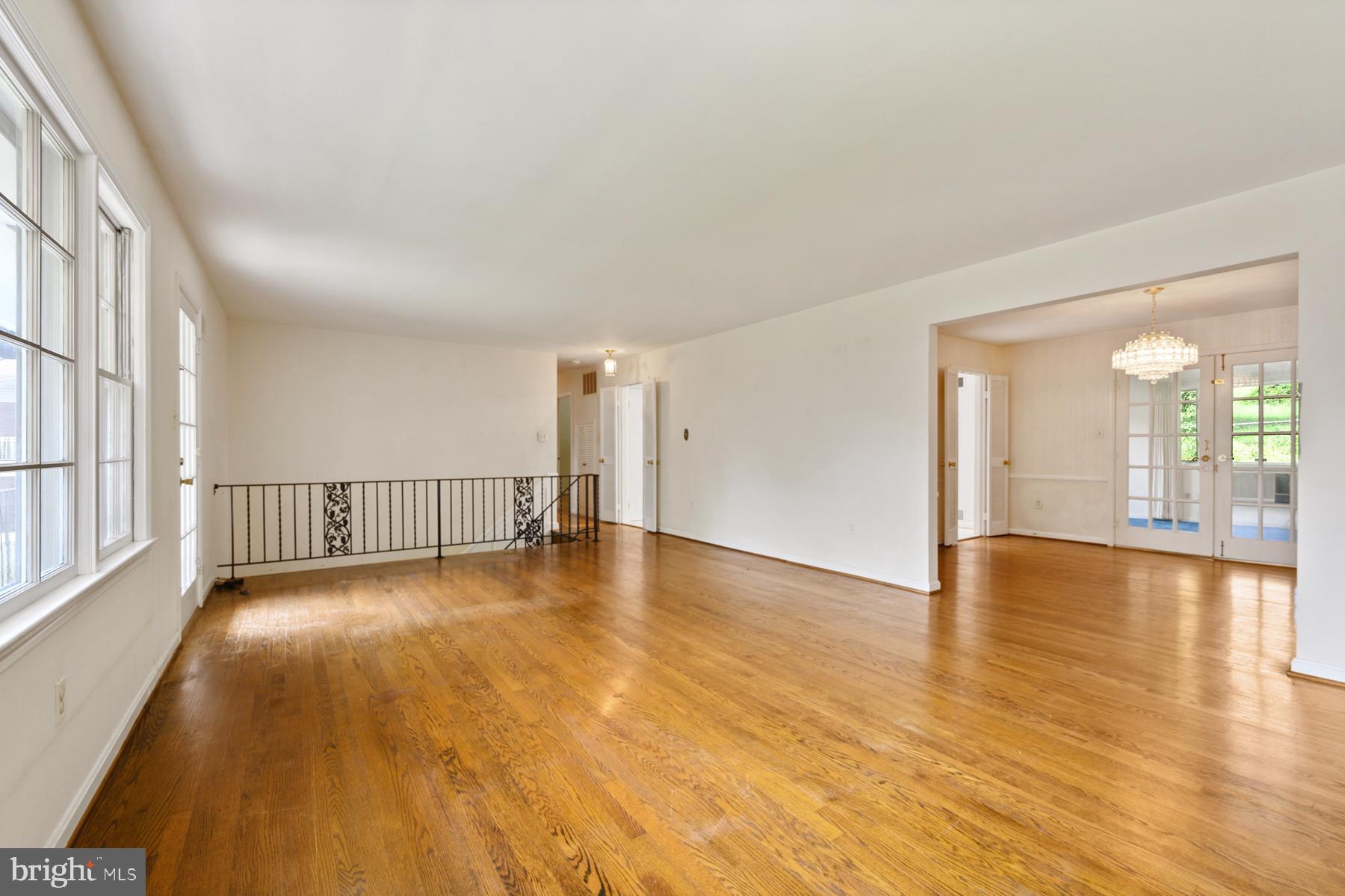 7320 Range Road Alexandria, VA 22306 - Photo 34 of 46 Living room with hardwood floors