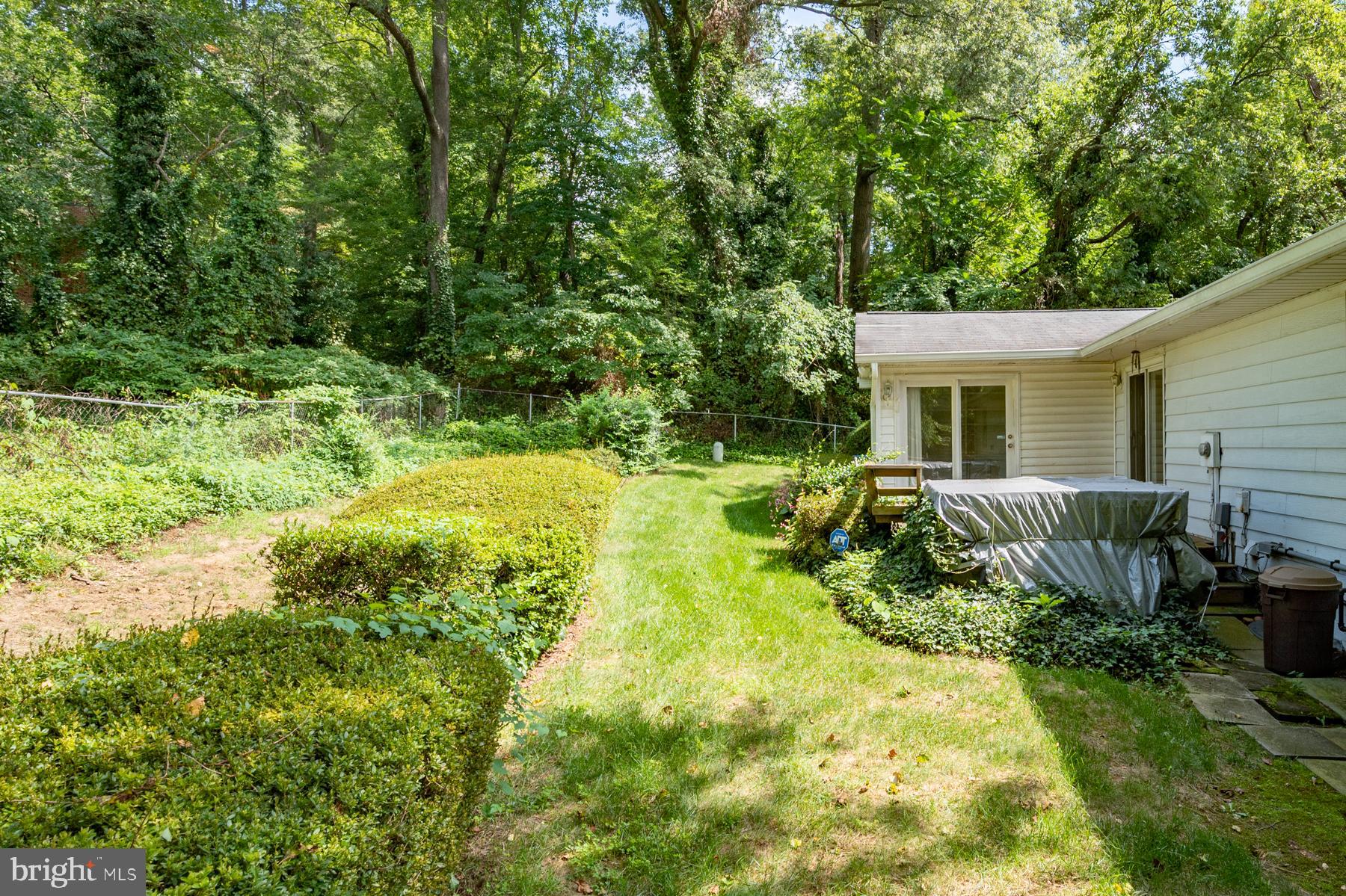 7320 Range Road Alexandria, VA 22306 - Photo 41 of 46 Private fully fenced backyard