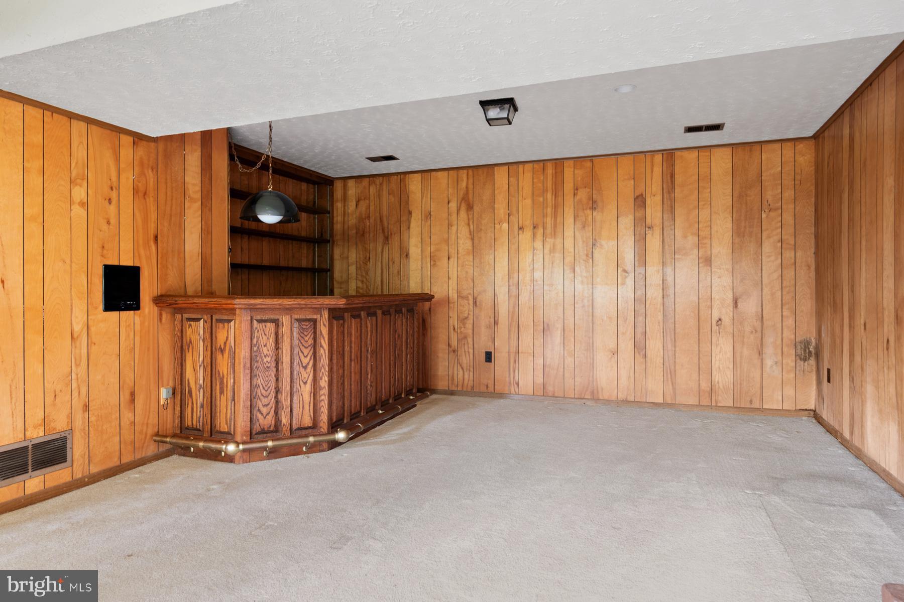 7320 Range Road Alexandria, VA 22306 - Photo 8 of 46 Built-in bar in recreation room