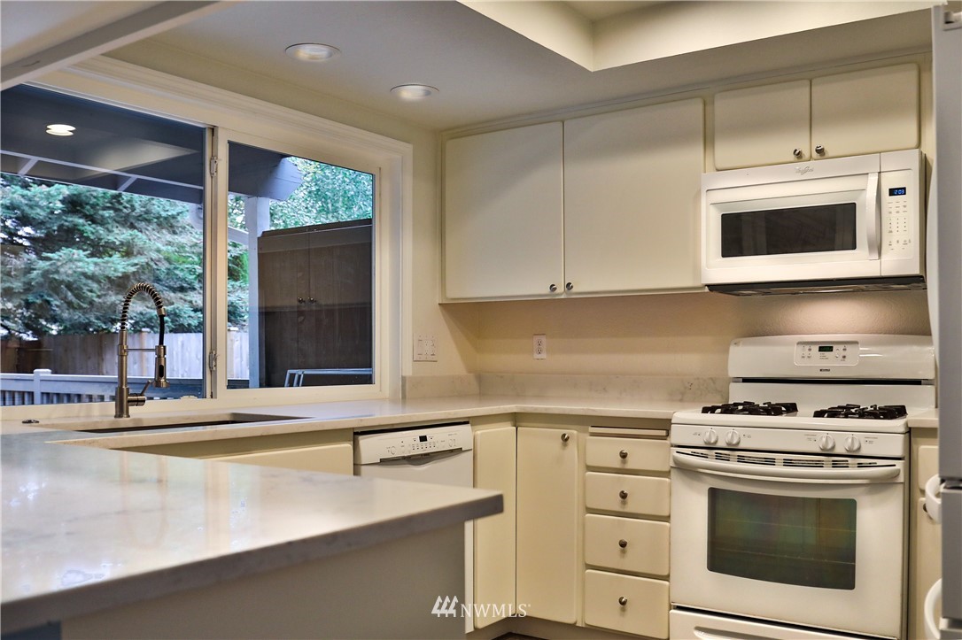 17431 29th Drive Southeast Bothell, WA 98012 - Photo 14 of 37 Gallery Image 14