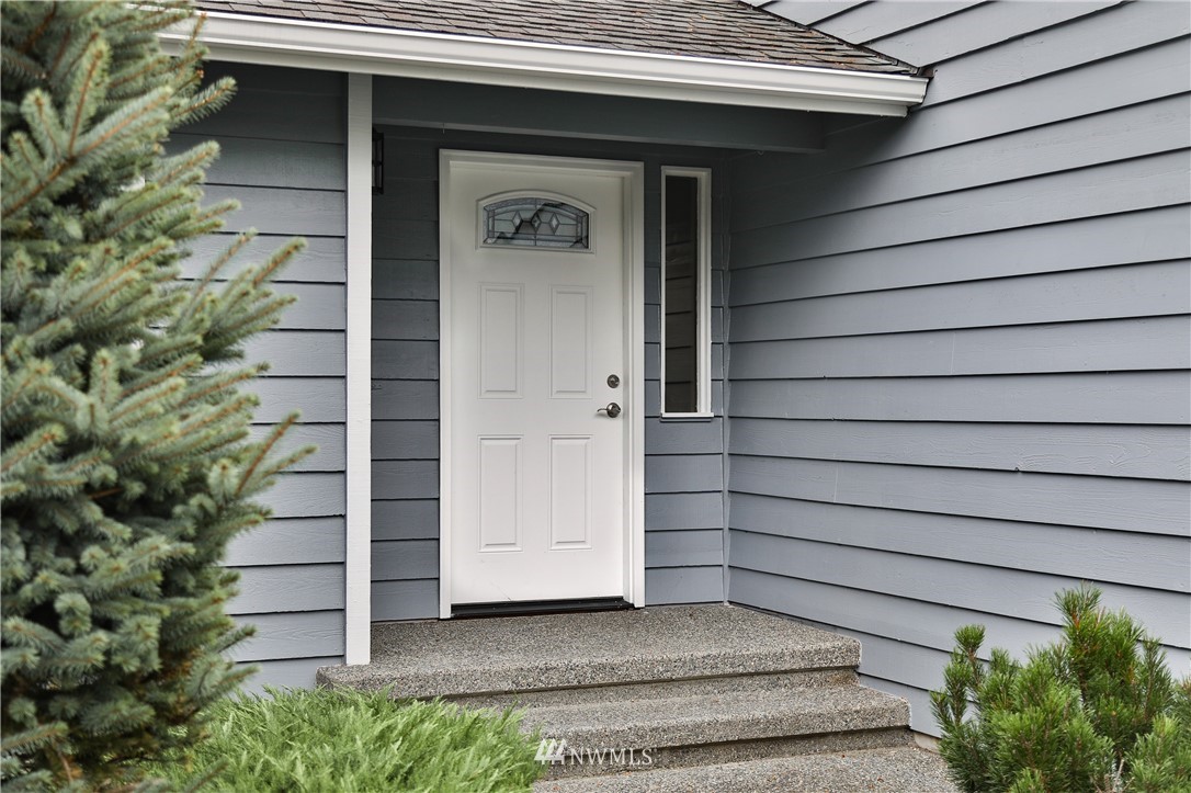 17431 29th Drive Southeast Bothell, WA 98012 - Photo 3 of 37 Gallery Image 3