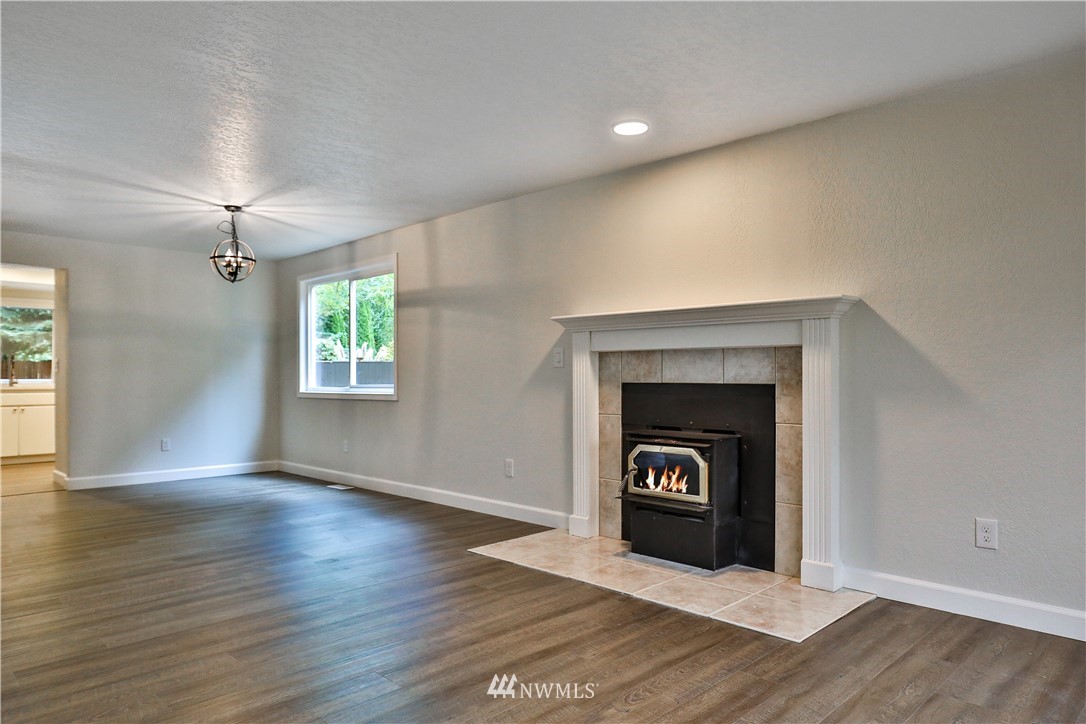 17431 29th Drive Southeast Bothell, WA 98012 - Photo 8 of 37 Gallery Image 8