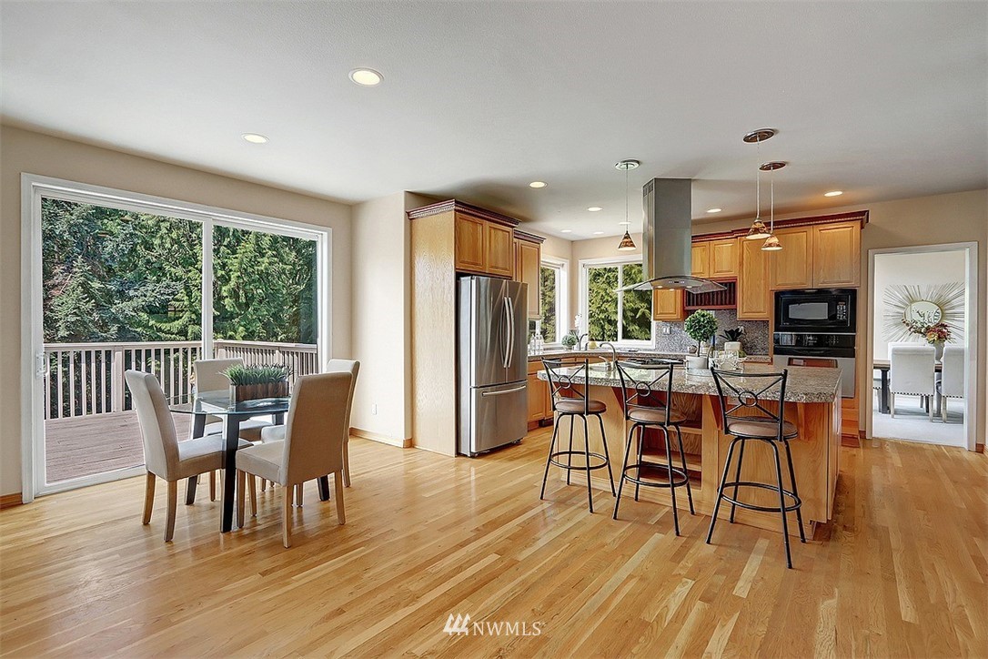 17129 Southeast 100th Street Renton, WA 98059 - Photo 11 of 30