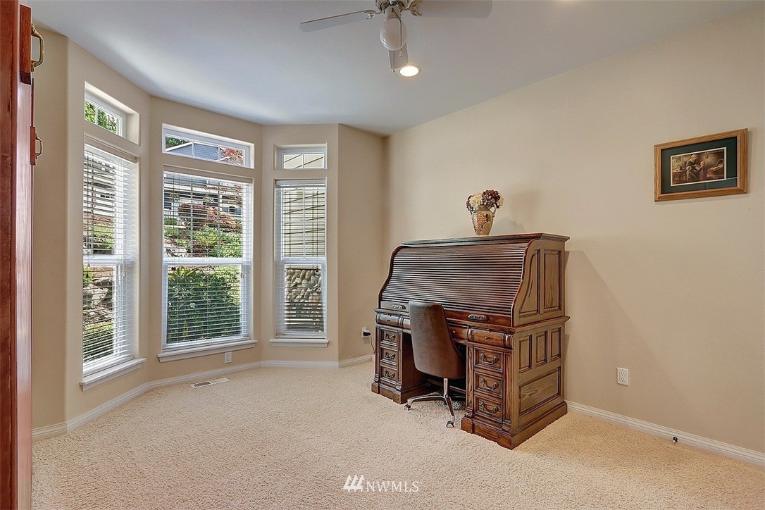 17129 Southeast 100th Street Renton, WA 98059 - Photo 14 of 30