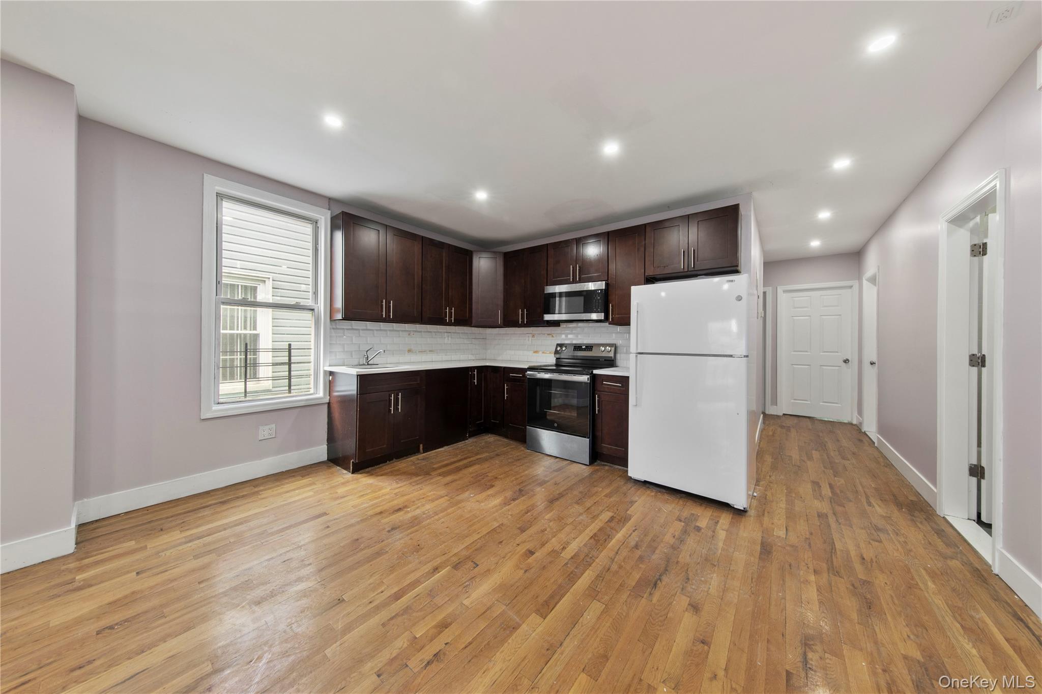 2707 Decatur Avenue Bronx, NY 10458 - Photo 5 of 26 Gallery Image 5