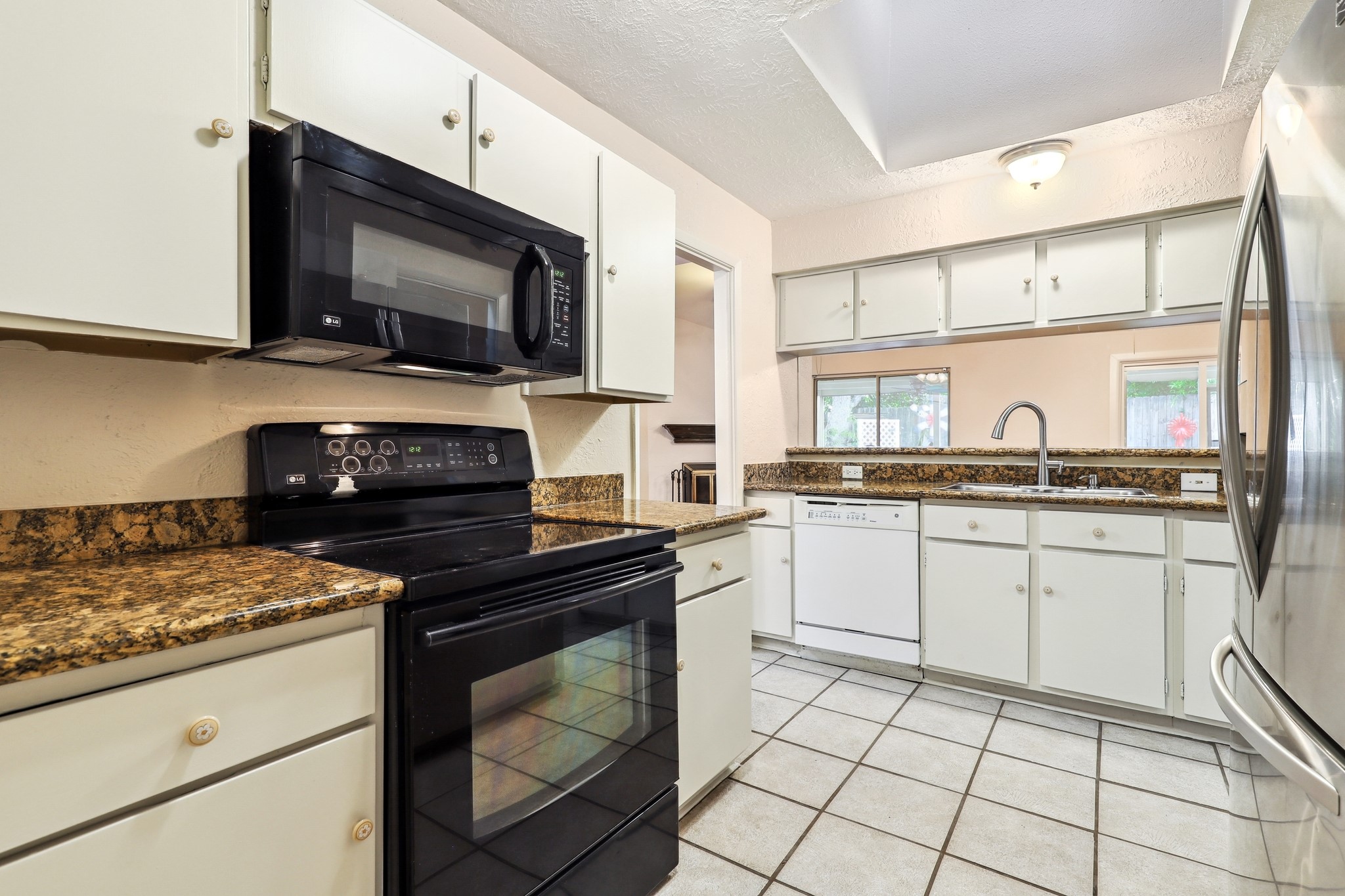 4103 Bugle Road Houston, TX 77072 - Photo 9 of 28