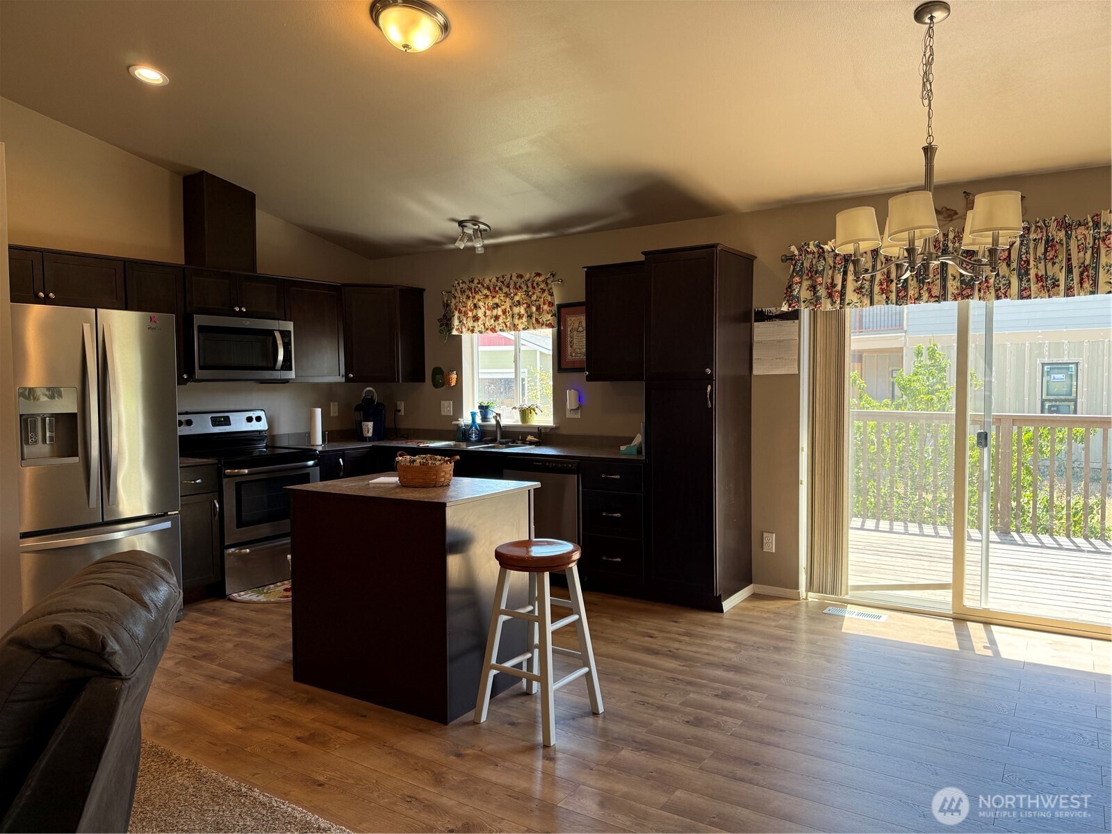 1030 Crest Loop Entiat, WA 98822 - Photo 4 of 17