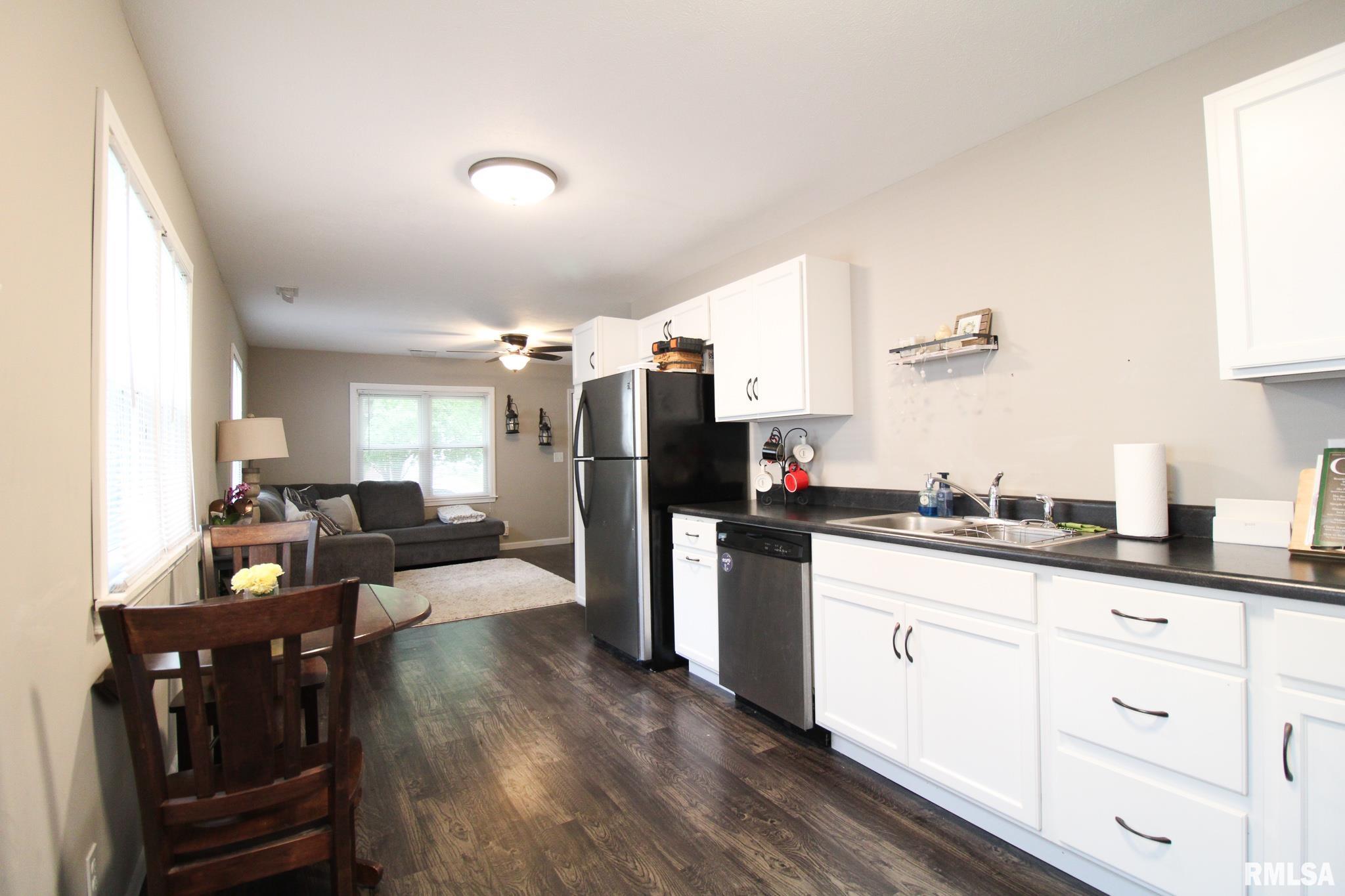 2344 Yale Boulevard Springfield, IL 62703 - Photo 8 of 13