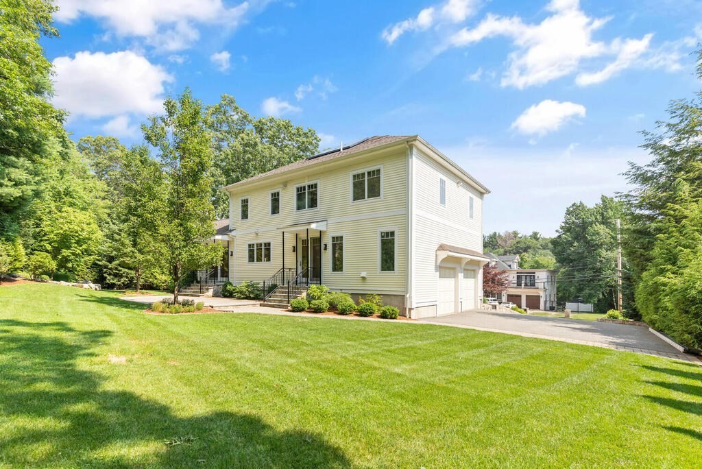 9 Lockeland Road Winchester, MA 01890 - Photo 32 of 33 Gallery Image 32