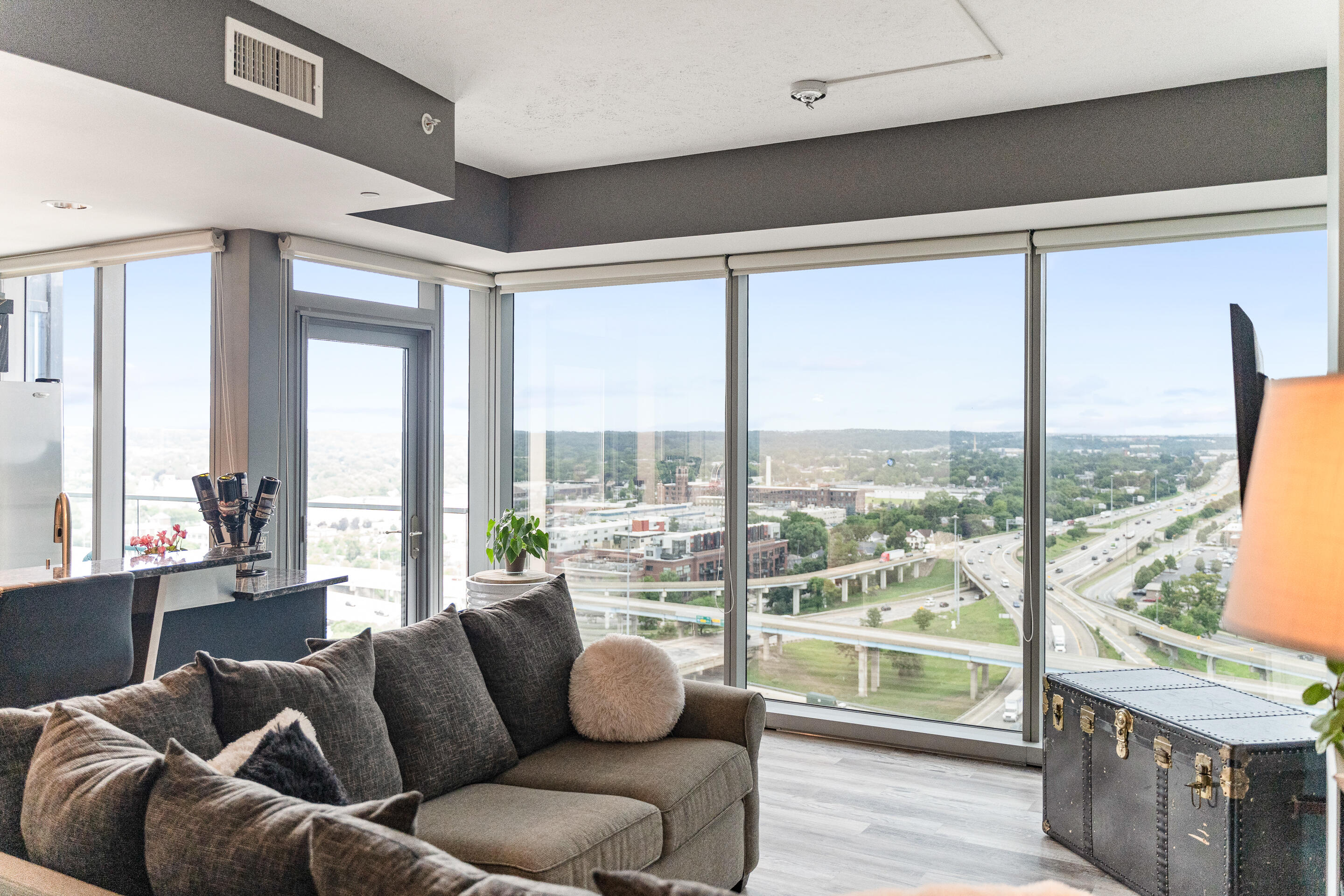 335 Bridge Street Northwest, Unit 1705 Grand Rapids, MI 49504 - Photo 11 of 29 DSC02931DSC02931