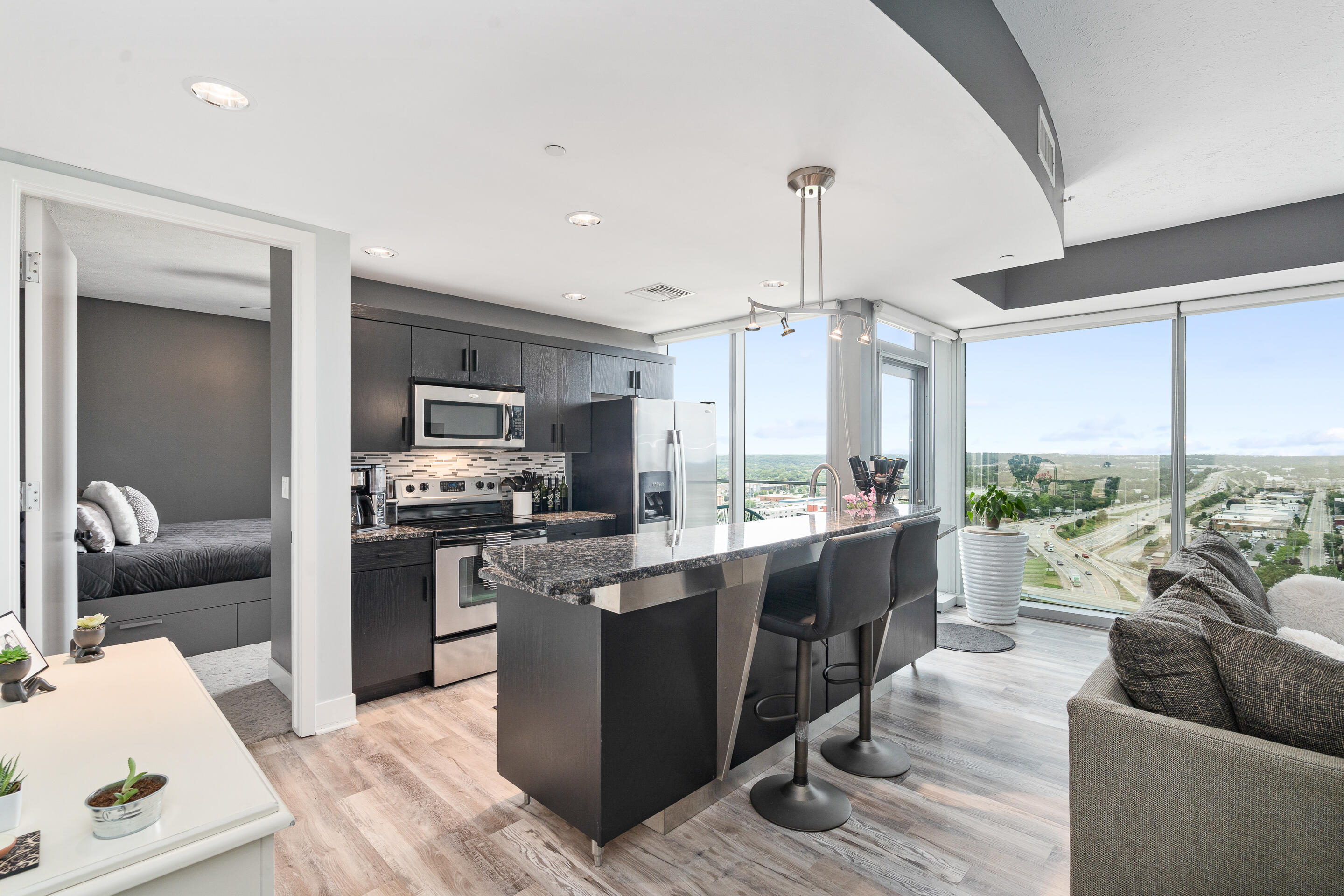 335 Bridge Street Northwest, Unit 1705 Grand Rapids, MI 49504 - Photo 3 of 29 DSC02908DSC02908