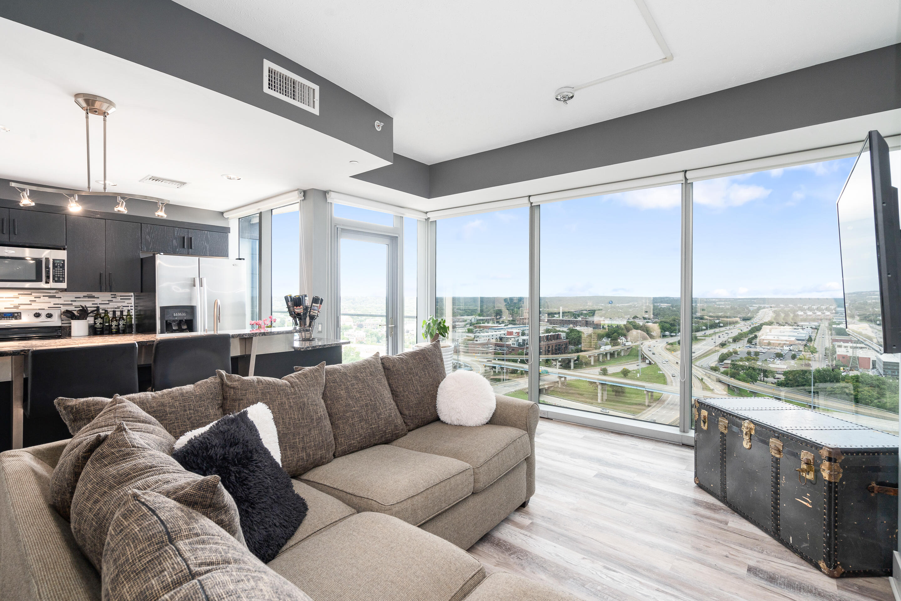 335 Bridge Street Northwest, Unit 1705 Grand Rapids, MI 49504 - Photo 6 of 29 DSC02914DSC02914