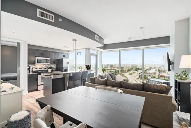 $2,650 | 335 Bridge Street Northwest, Unit 1705, Grand Rapids, MI 49504