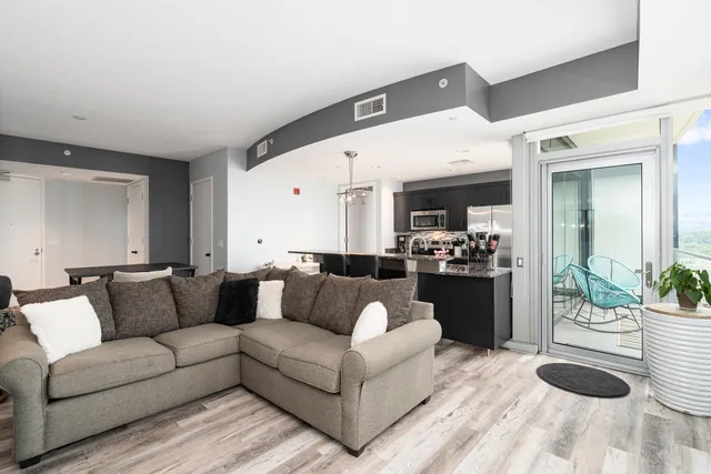 $2,650 | 335 Bridge Street Northwest, Unit 1705, Grand Rapids, MI 49504