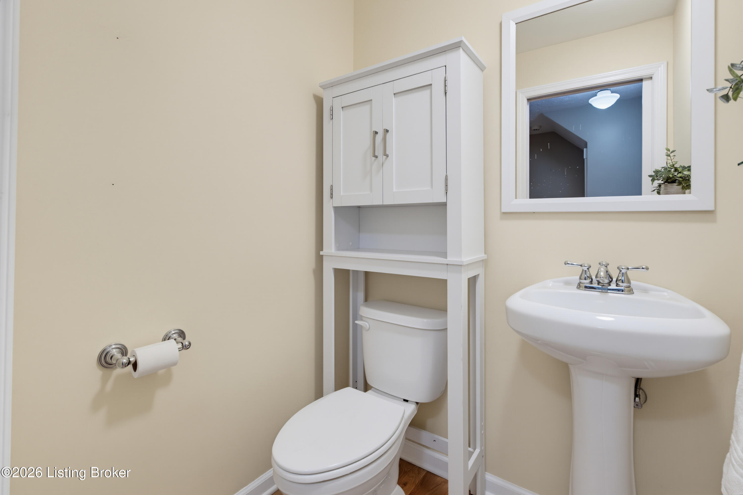 302 Iola Road Louisville, KY 40207 - Photo 16 of 36 First Floor Guest Bathroom