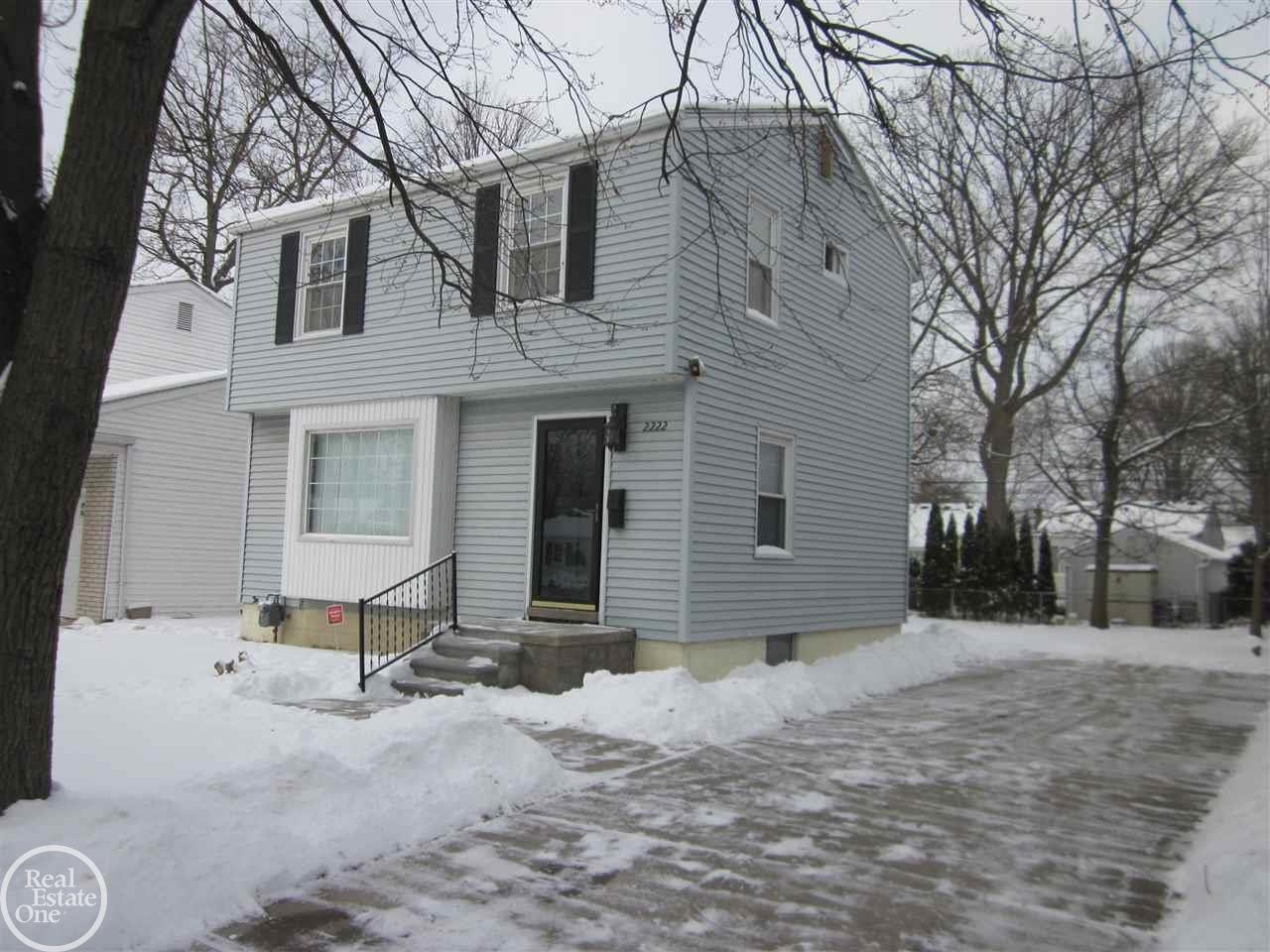 2222 Hampton Road Grosse Pointe, MI 48236 - Photo 23 of 25 31337422-22.JPG