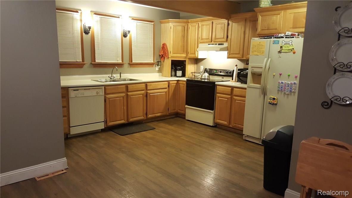 10140 Chase Lake Road Fowlerville, MI 48836 - Photo 9 of 22 20160302_203556.jpg