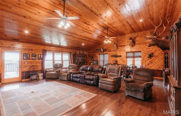 $1,899,900 | 32315 County Road 325, Salem, MO 65560