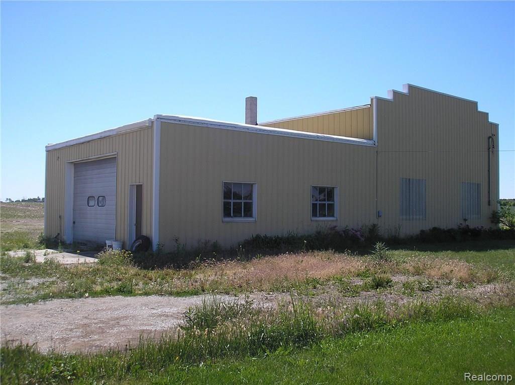3150 Colwood Road Caro, MI 48723 - Photo 3 of 10 3150 Colwood shed.jpg