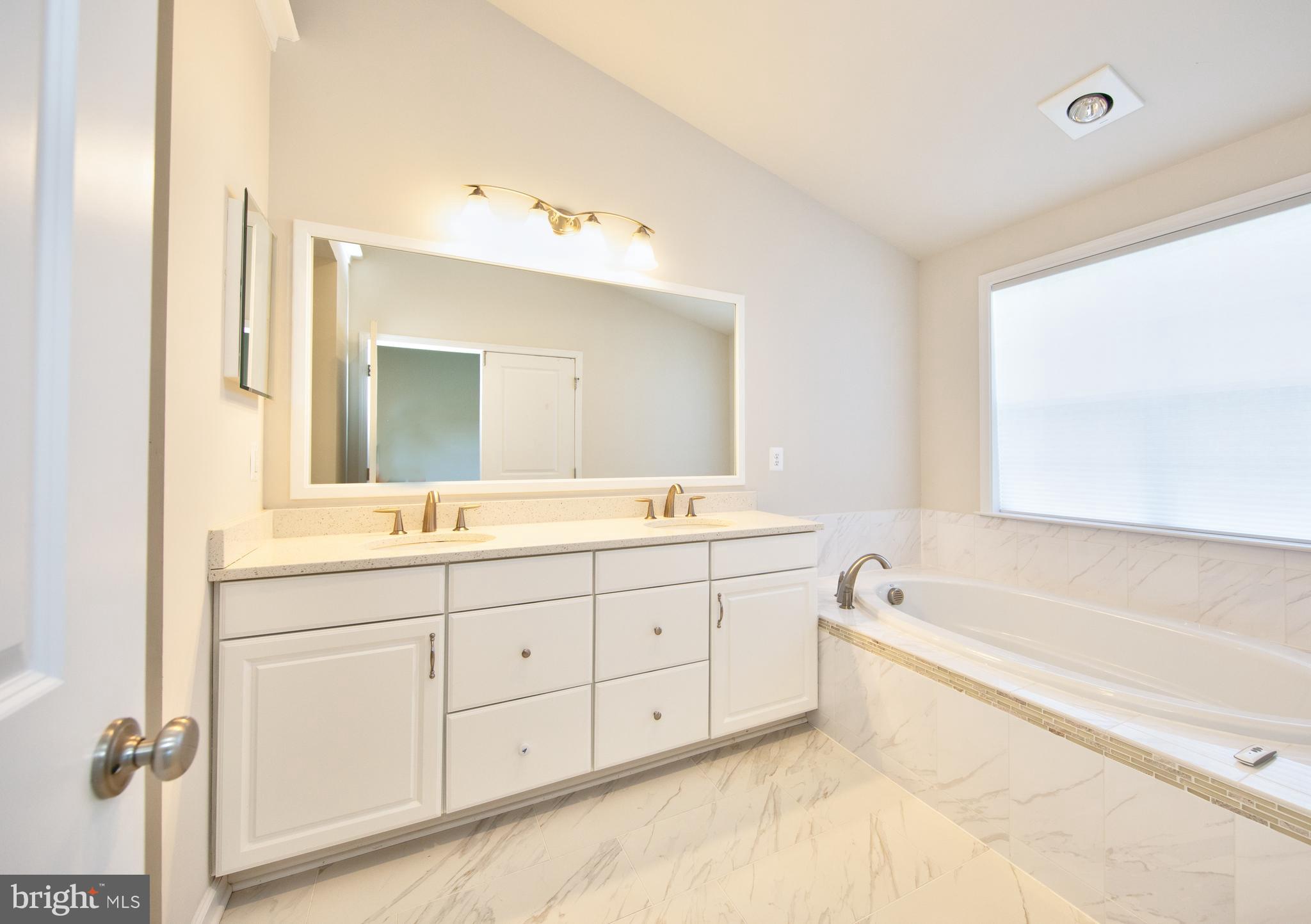 338 Spruce Pine Road Abingdon, MD 21009 - Photo 17 of 32 LOVELY OPEN MASTER BATH