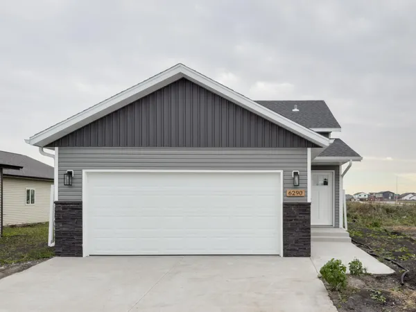$291,900 | 6290 87th Avenue South, Horace, ND 58047