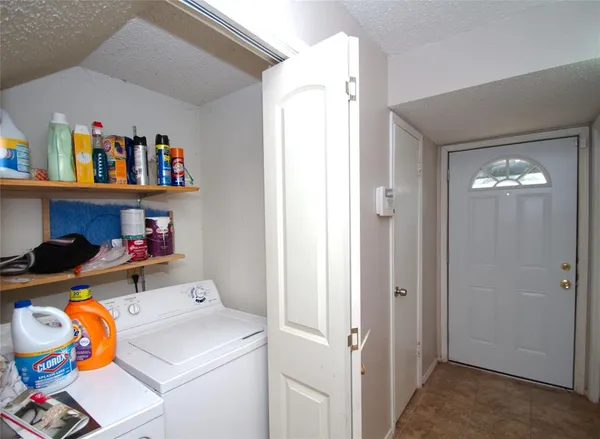 $169,999 | 2121 Park Willow Lane, Unit C, Arlington, TX 76011