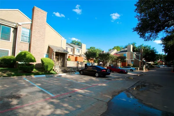 $169,999 | 2121 Park Willow Lane, Unit C, Arlington, TX 76011