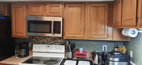 $169,999 | 2121 Park Willow Lane, Unit C, Arlington, TX 76011