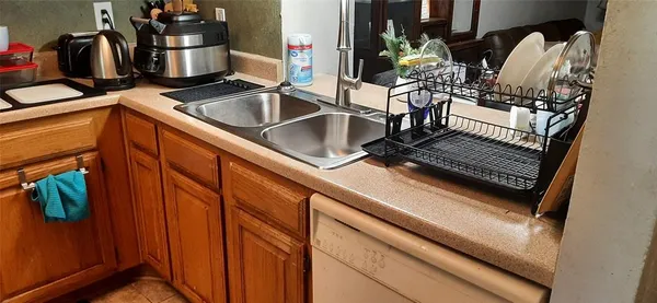 $169,999 | 2121 Park Willow Lane, Unit C, Arlington, TX 76011