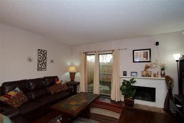 $169,999 | 2121 Park Willow Lane, Unit C, Arlington, TX 76011