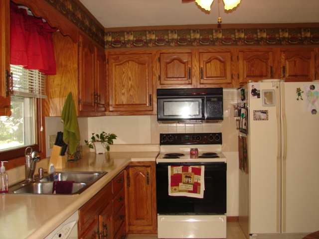 1932 Bedford Road Freeport, IL 61032 - Photo 5 of 9 Gallery Image 5