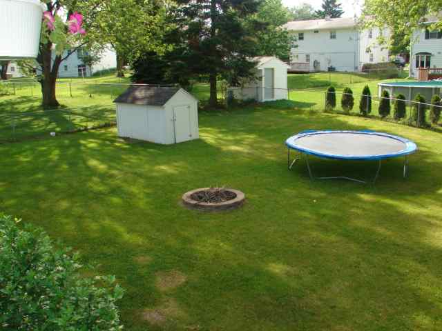 1932 Bedford Road Freeport, IL 61032 - Photo 8 of 9 Gallery Image 8