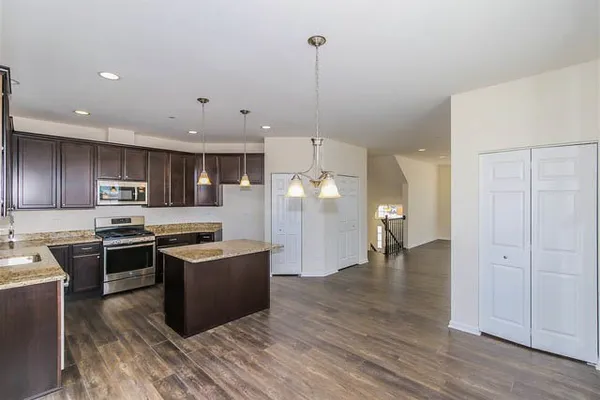 $2,895 | 2949 Madison Drive, Naperville, IL 60564