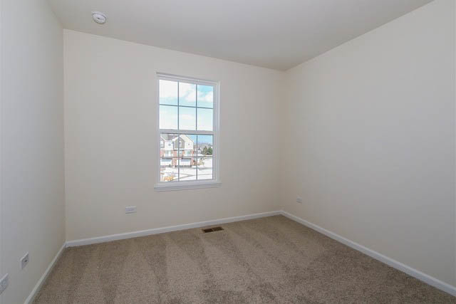 2949 Madison Drive Naperville, IL 60564 - Photo 23 of 29 an empty room with a window