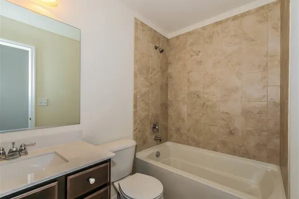 $2,895 | 2949 Madison Drive, Naperville, IL 60564