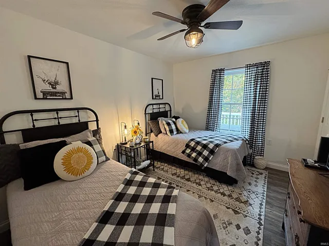 $435,000 | 4825 North 1200th Street East, Loogootee, IN 47553