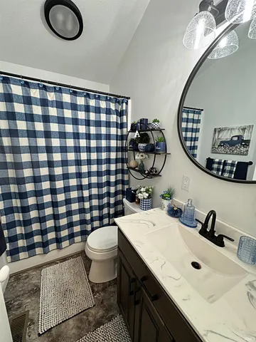 $435,000 | 4825 North 1200th Street East, Loogootee, IN 47553