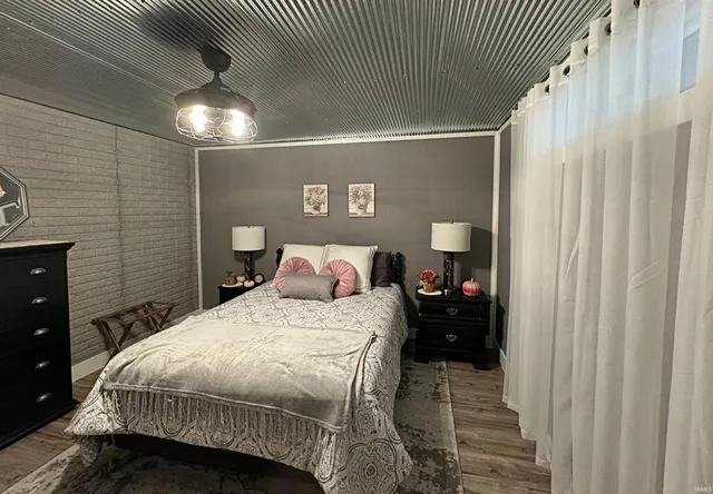 $435,000 | 4825 North 1200th Street East, Loogootee, IN 47553