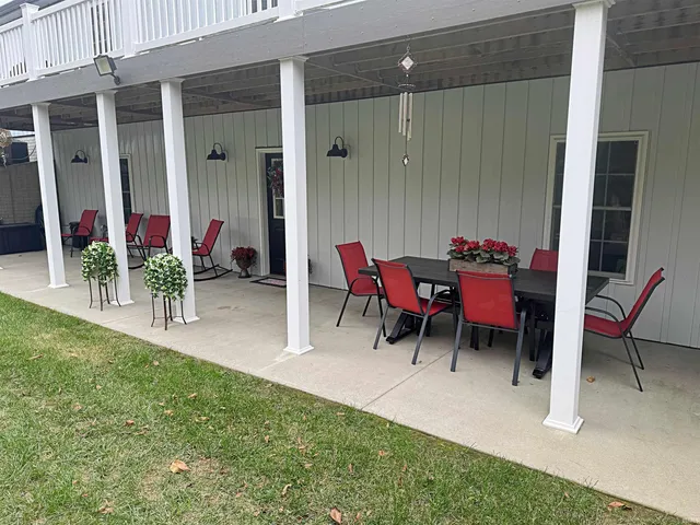 $435,000 | 4825 North 1200th Street East, Loogootee, IN 47553