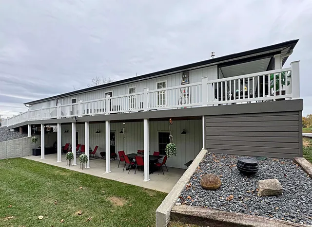 $435,000 | 4825 North 1200th Street East, Loogootee, IN 47553