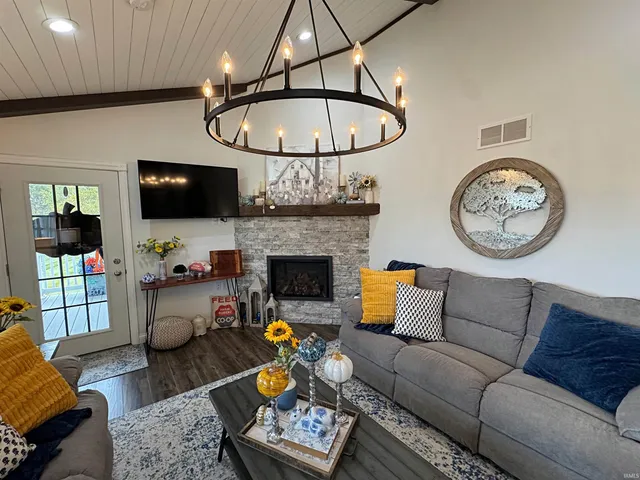 $435,000 | 4825 North 1200th Street East, Loogootee, IN 47553