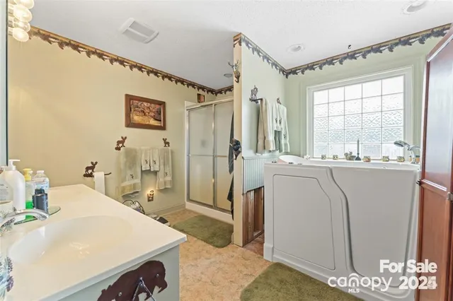 $790,000 | 10560 Lake Royalle Road, Spring Hope, NC 27882