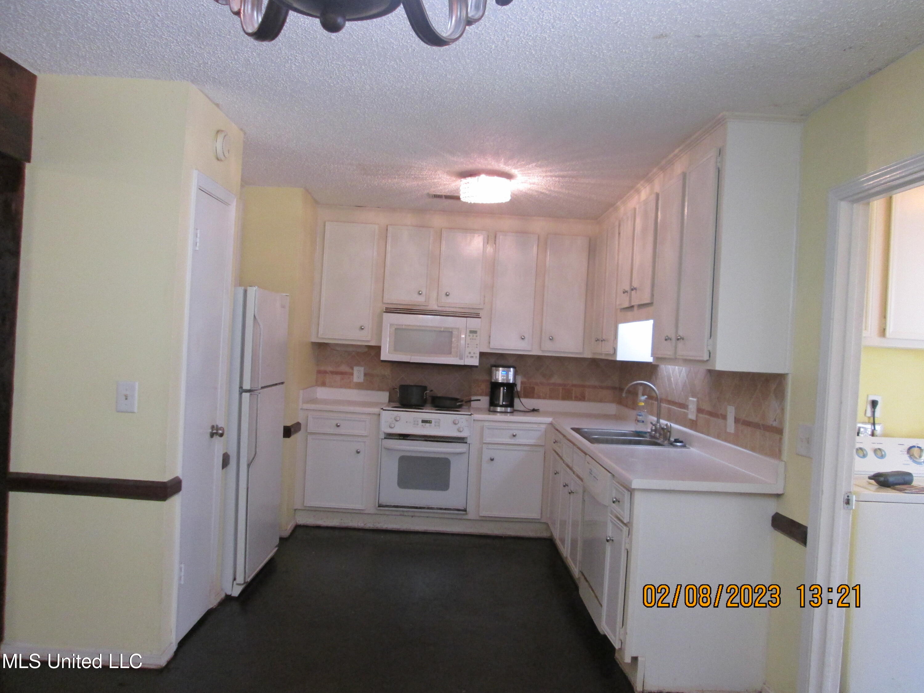 208 Shenandoah Road North Brandon, MS 39047 - Photo 8 of 14 IMG_0903