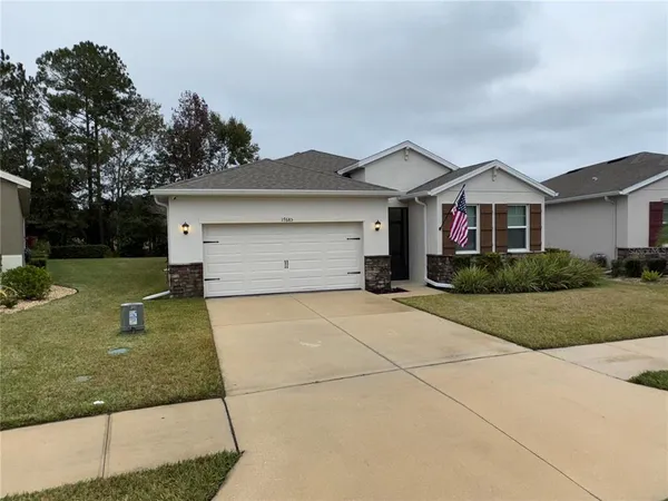 a front view of house with yard