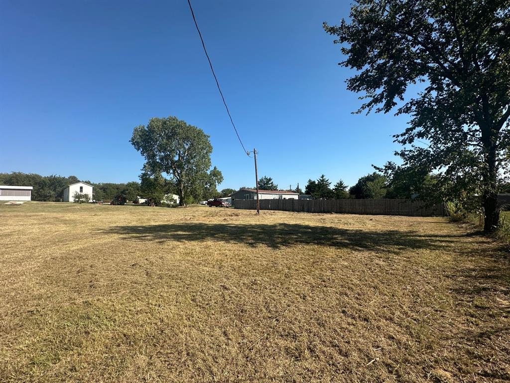 248 1st Street Oak Ridge, TX 76240 - Photo 6 of 7