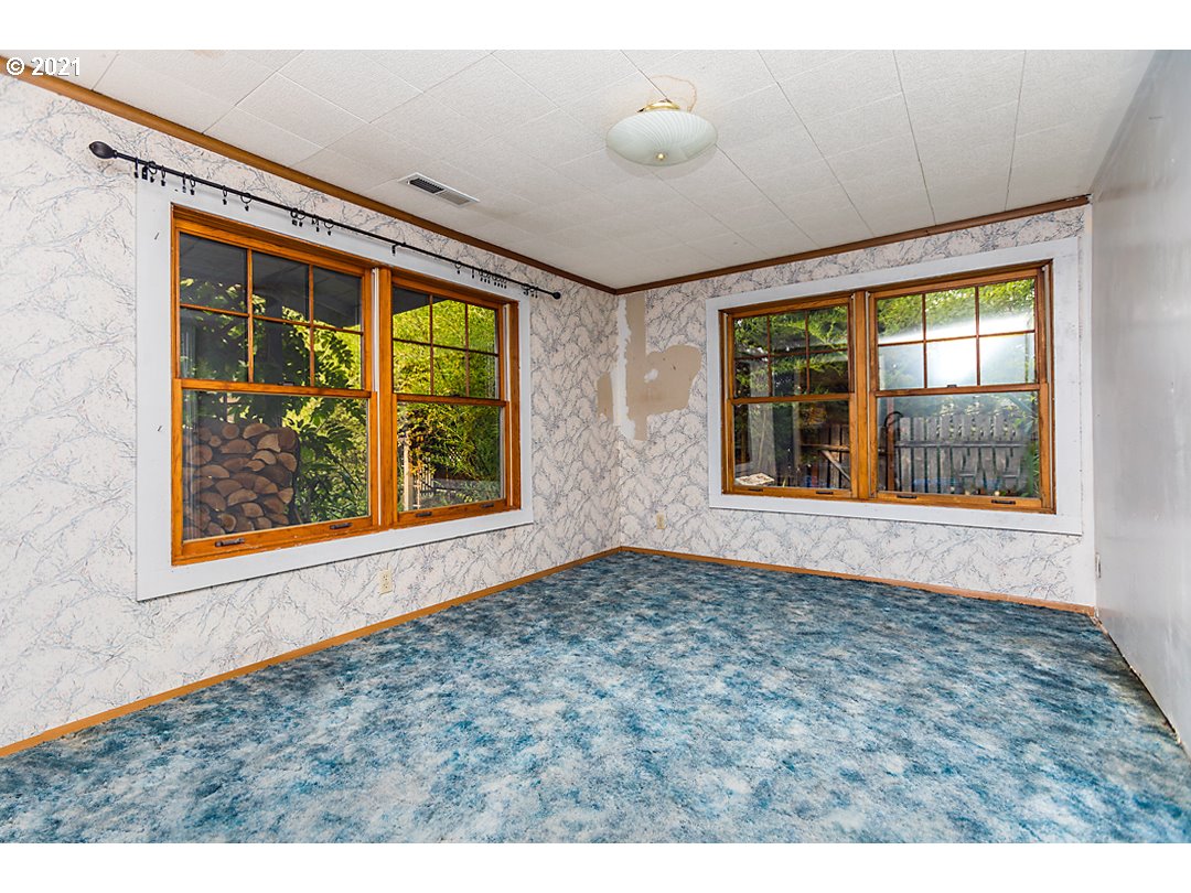 1856 Canyonville-Riddle Road Riddle, OR 97469 - Photo 11 of 27 a view of an empty room with a window