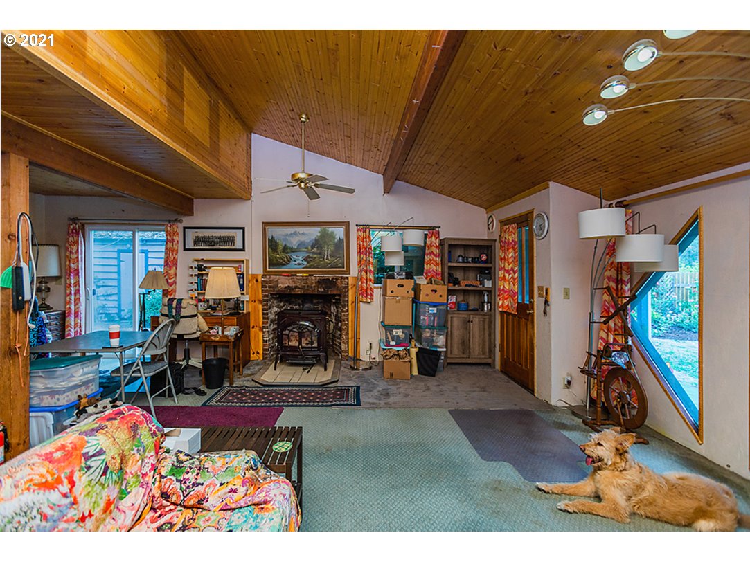 1856 Canyonville-Riddle Road Riddle, OR 97469 - Photo 6 of 27 a view of a room with gym equipment